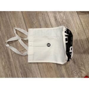 Lululemon shopping bag small white
